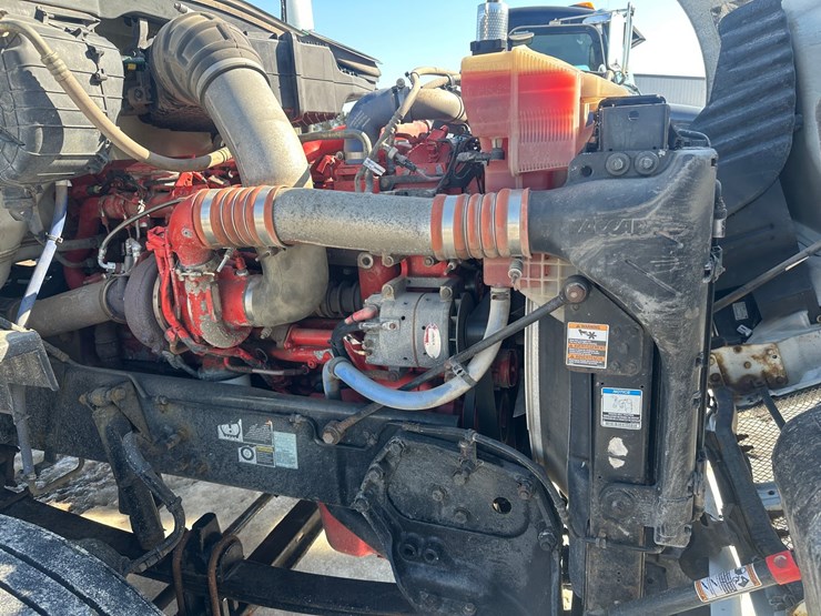 2017-kenworth-t680-image-51