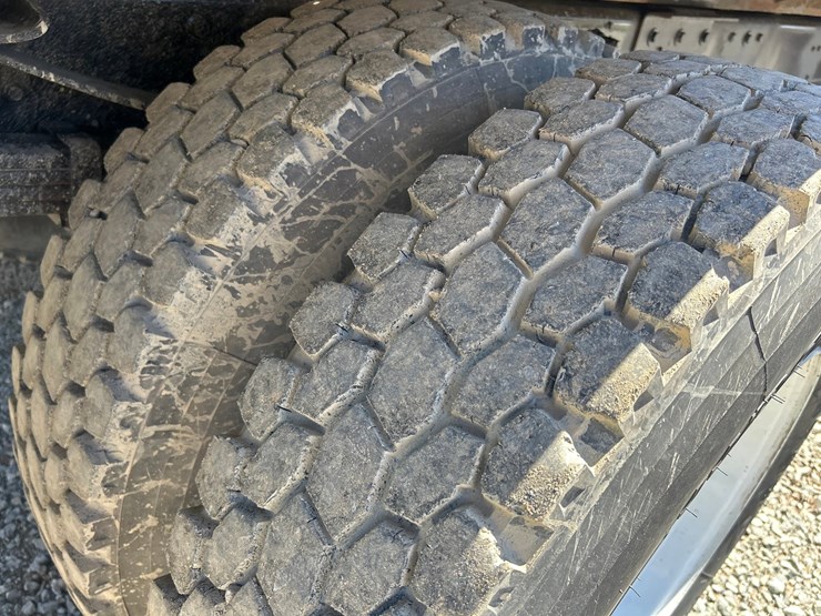 2023-ford-f750-image-64