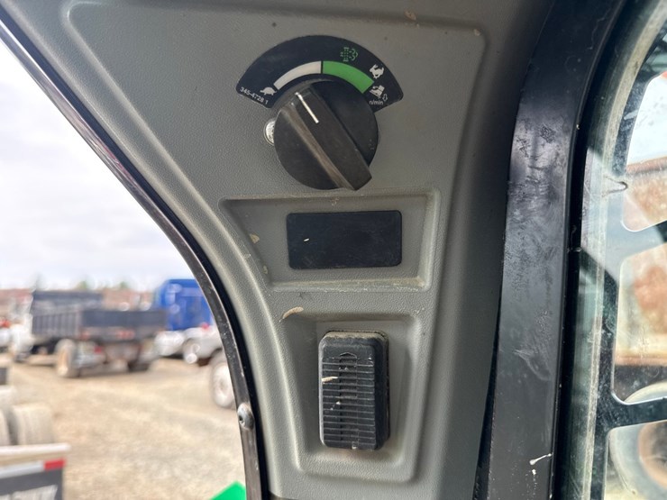 caterpillar-259d-image-40