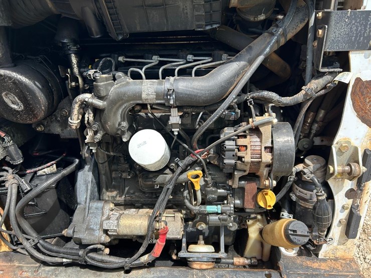 2017-bobcat-t450-image-16