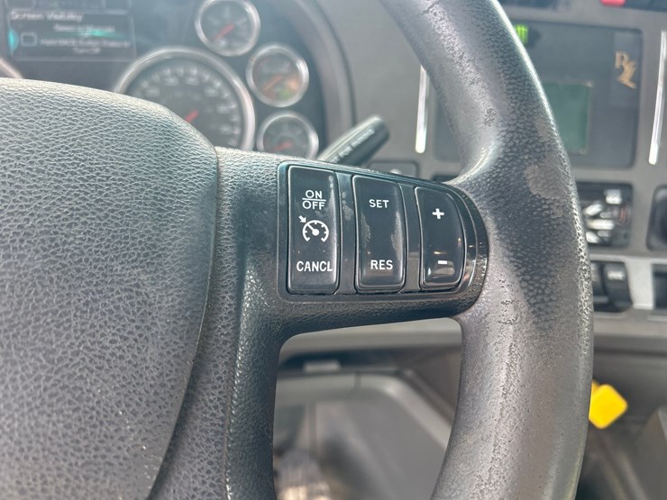 2017-kenworth-t680-image-80