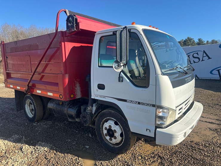 2005-isuzu-nqr-image-7