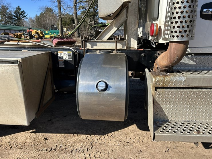 2020-kenworth-t880-image-24