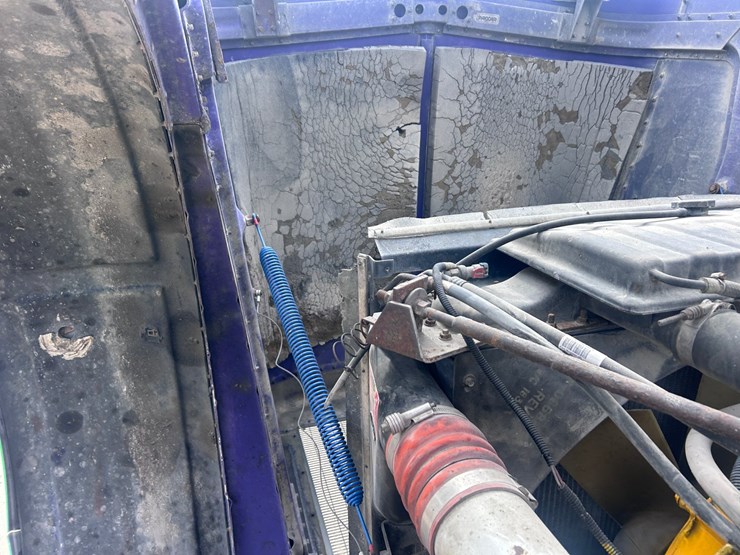 1999-peterbilt-379-image-69