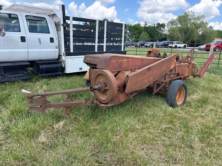 new-holland-268-image-3