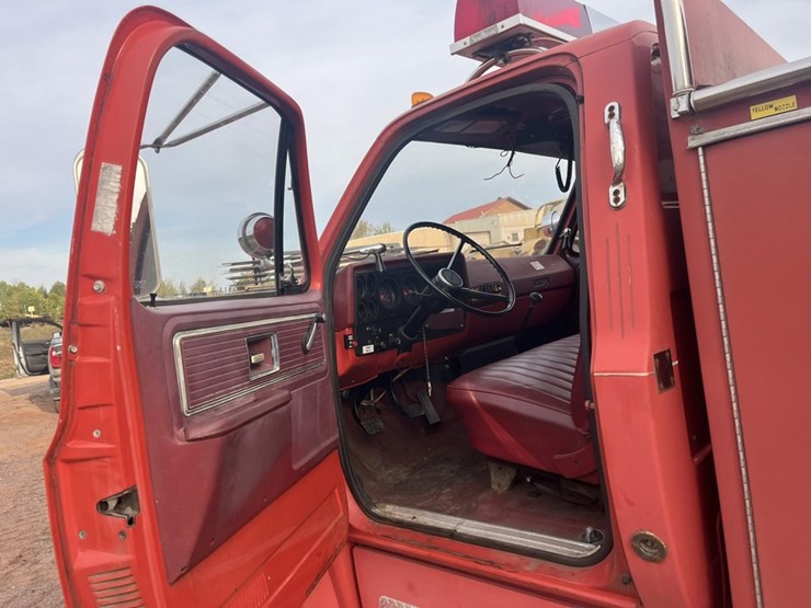 #1148-•-1980-gmc-v-8-fire-truck-image-76