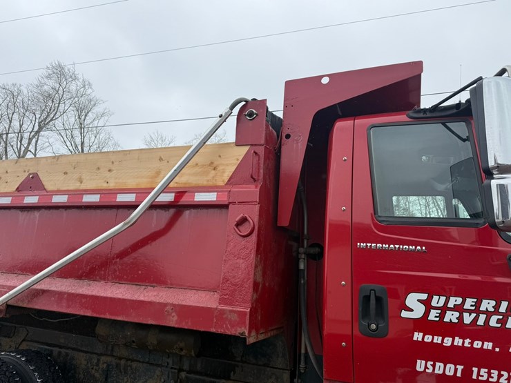 #1052-•-2007-international-7600sfa-tri-axle-dump-truck-image-17