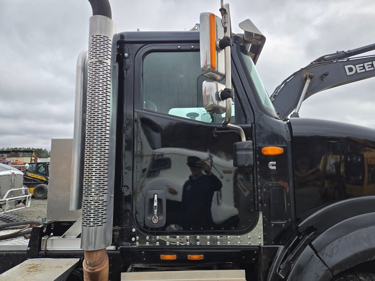 2019-international-hx620-image-13