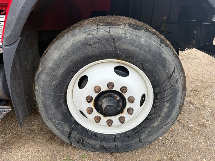 2012-international-7400-image-78