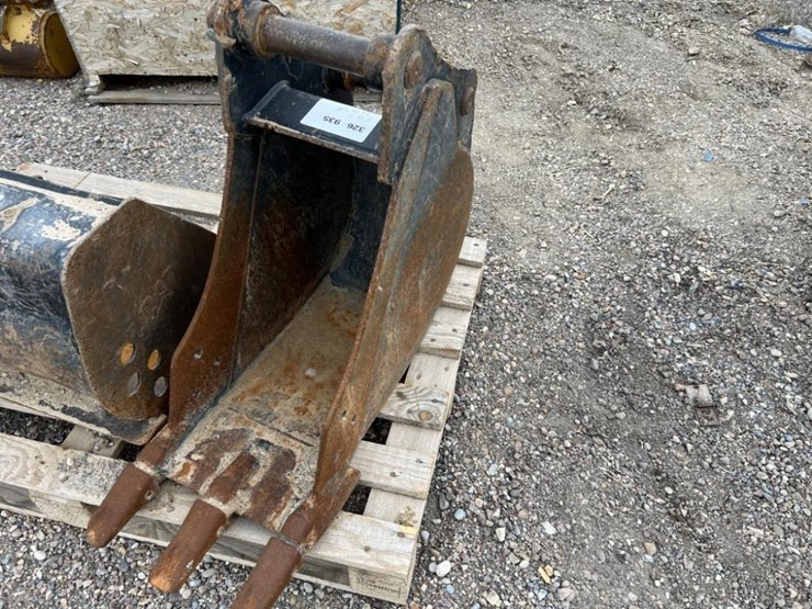 caterpillar-12-image-1