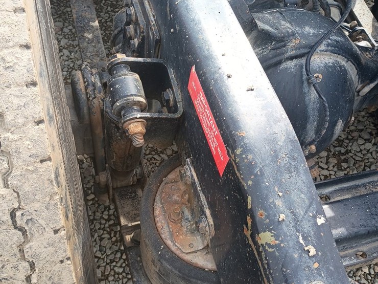 2012-massey-ferguson-8-image-23