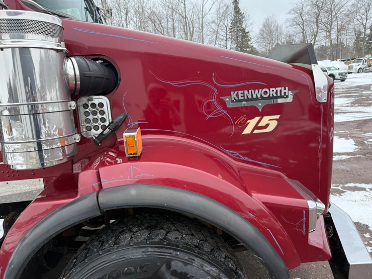 2011-kenworth-t800-image-34