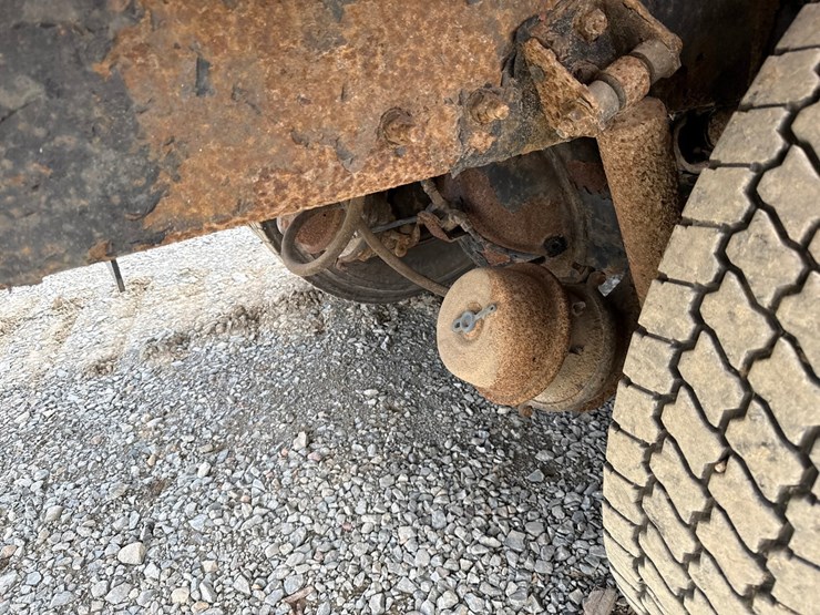 1990-massey-ferguson-8-image-39