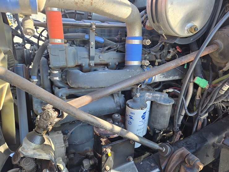 2000-mack-rd688s-image-44