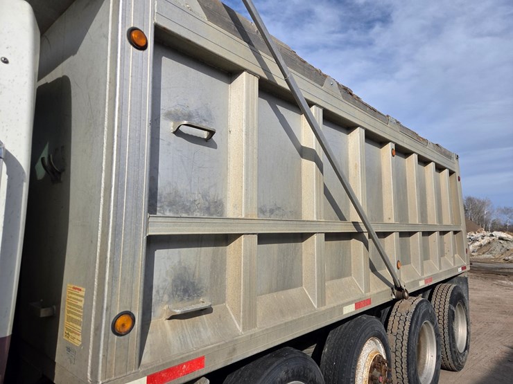 2012-international-7600-image-20