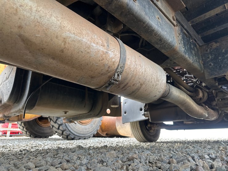 2000-gmc-t6500-image-62