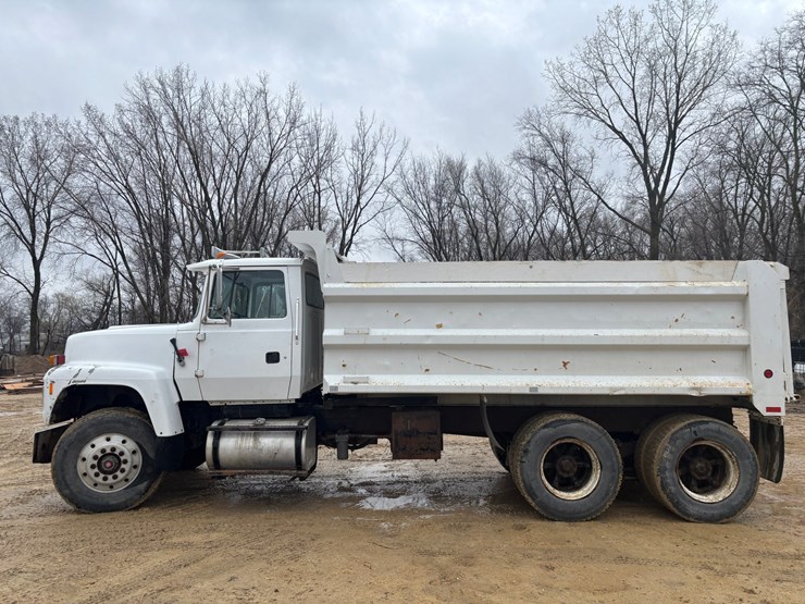 1997-ford-lt8000-image-2