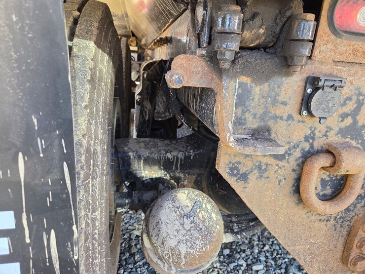 2019-international-hv613-image-47