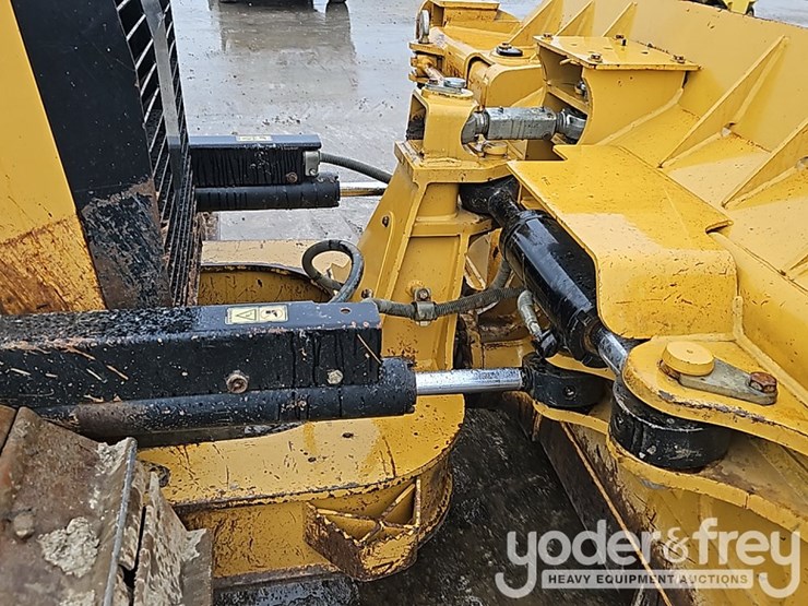 2014-caterpillar-d6k2-xl-image-14