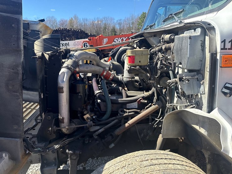 2000-international-4700-image-9