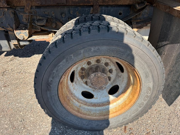 2014-ford-f550-xl-image-48