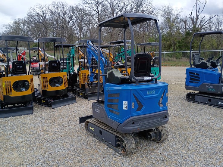 #24176-•-2025-agt-mx20r-mini-excavator-image-2