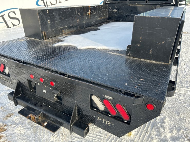 2021-ford-f550-image-33