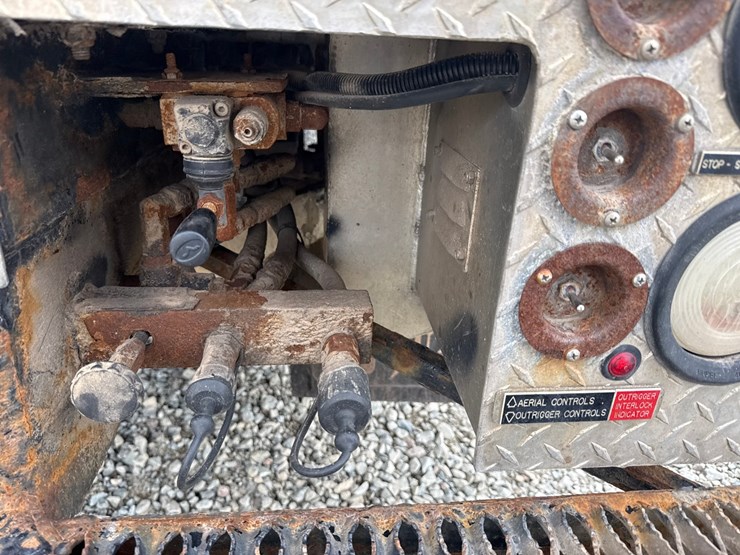 2015-ford-f550-image-29