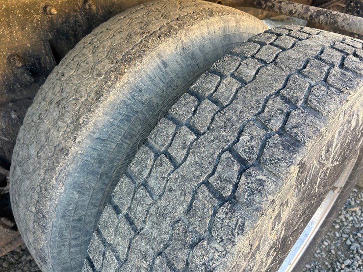 2006-international-7400-image-73