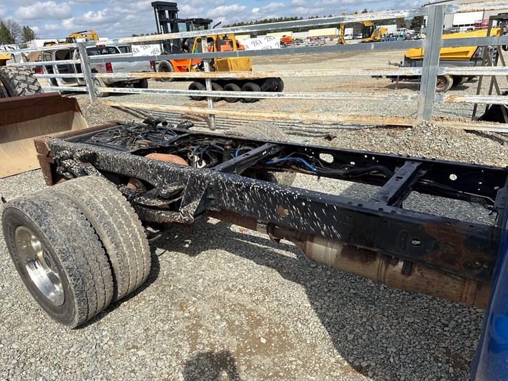 2015-ford-f550-image-19