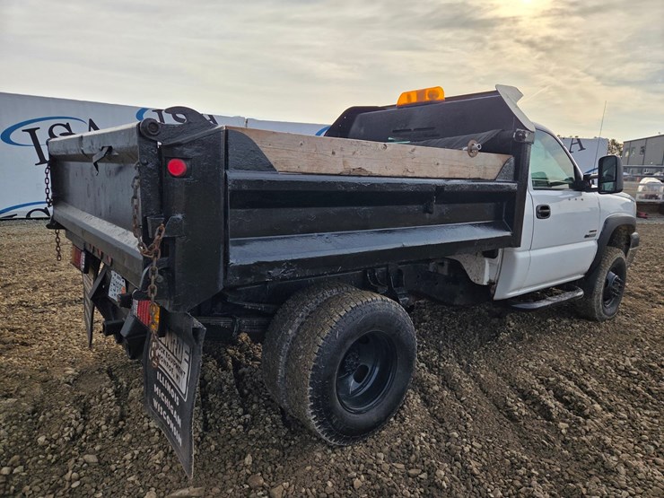 2005-chevrolet-3500-image-5