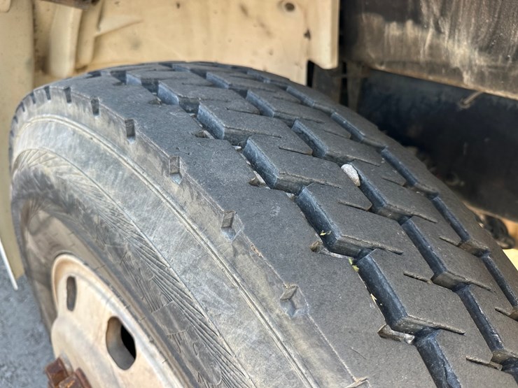 freightliner-fl70-image-82