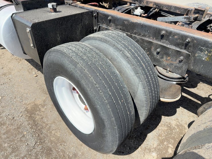 1998-mack-rd690s-image-15