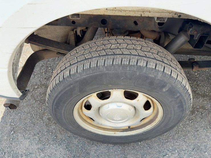 2016-ford-f150-xl-image-9