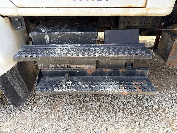 2000-international-4700-image-24