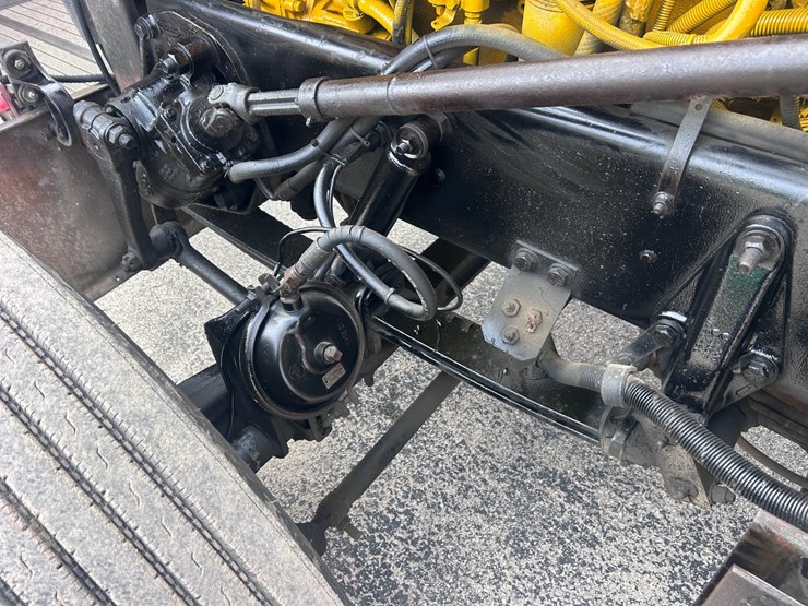 1998-peterbilt-379-image-67