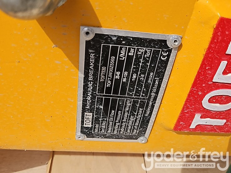 2025-caterpillar-304-image-5