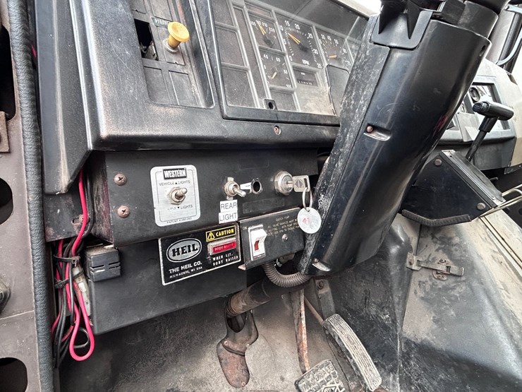 1992-international-4900-image-42