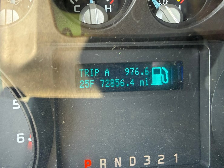 2011-ford-f550-xl-image-40