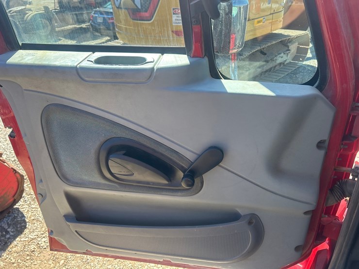 2006-international-7400-image-68