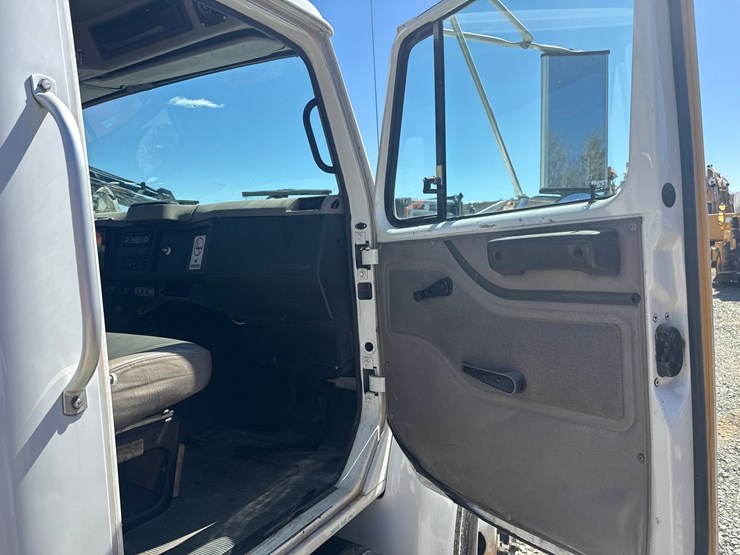 2000-international-4700-image-30