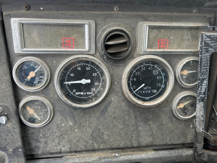 1990-ford-l9000-image-52