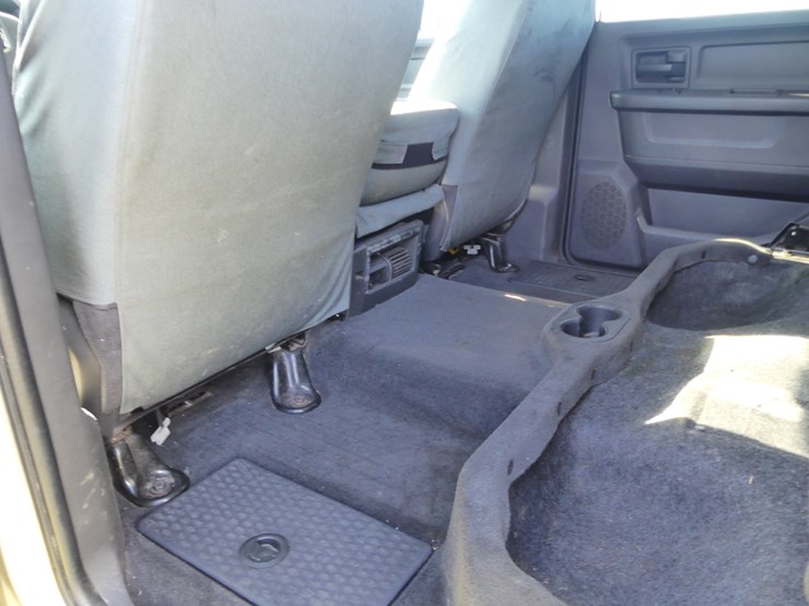 2010-dodge-ram-3500-image-10