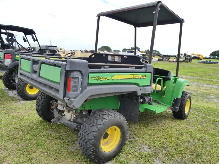 2017-john-deere-tx-4x2-image-4