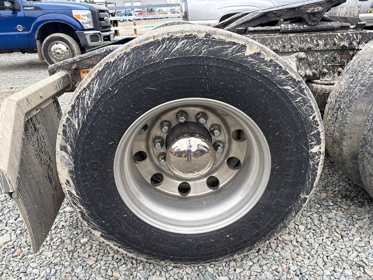 2016-massey-ferguson-8-image-75