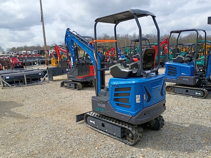 #24178-•-2025-agt-mx20r-mini-excavator-image-2