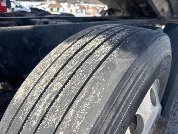 2012-international-7600-image-89