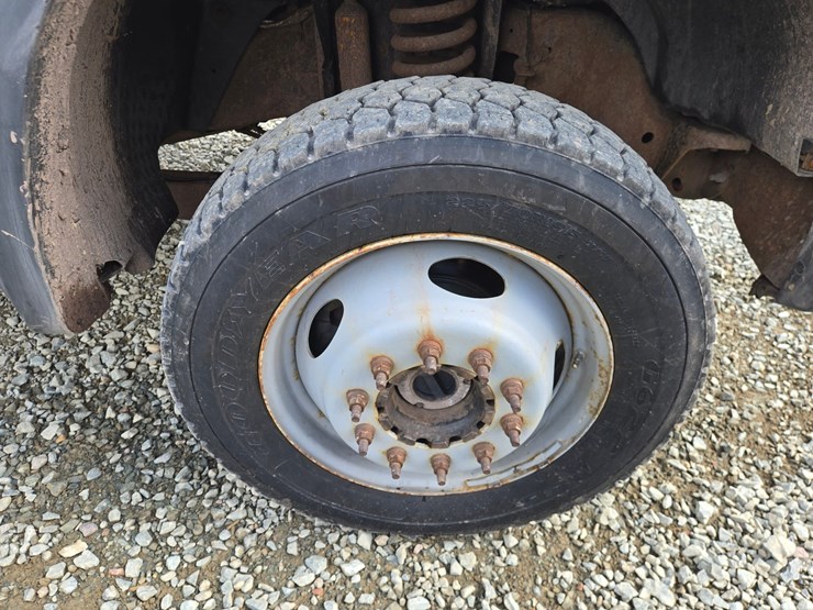 2008-ford-f550-image-56