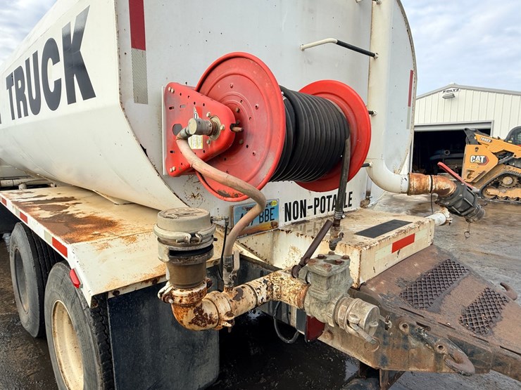 1988-mack-dm690s-image-23