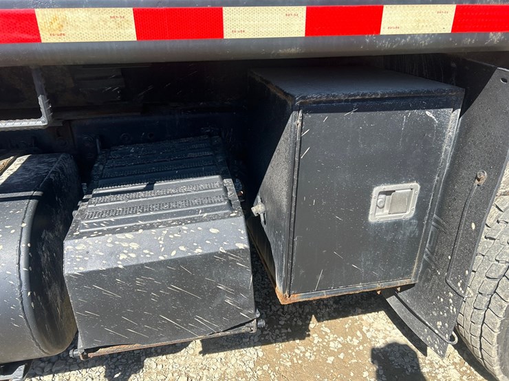 2006-international-7400-image-39